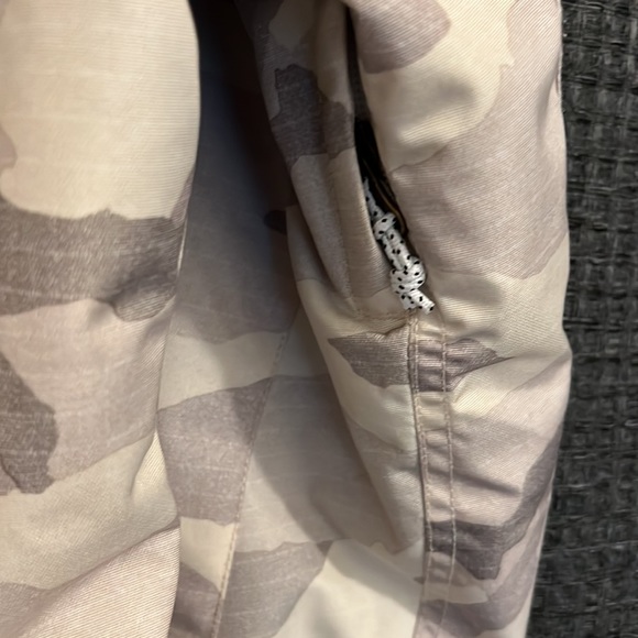 686 Women's Athena Jacket - Picture 12 of 13